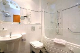 Hotel  PRODAJA !, Crikvenica, Propiedad comercial