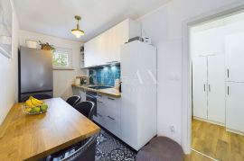 Novi Vinodolski - stan s okućnicom, Novi Vinodolski, Apartamento