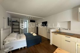 Istra, Rovinj, atraktivan apartman u strogom centru grada, Rovinj, Propriedade comercial