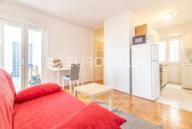 Zagreb, Trešnjevka, funkcionalna garsonjera NKP 28 m2 + PM, Zagreb, Διαμέρισμα