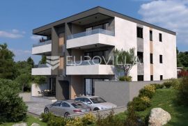 Šibenik okolica, komforan dvosoban stan  84,3m2 s vrtom i garžom, Šibenik - Okolica, Apartamento