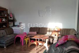 Istra, Pula, stan za renovaciju na atraktivnoj lokaciji, Pula, Apartamento