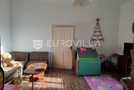 Istra, Pula, stan za renovaciju na atraktivnoj lokaciji, Pula, Apartamento