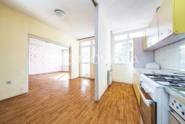 Zagreb, Dubrava trosoban stan za adaptaciju NKP 86m2, Zagreb, Daire