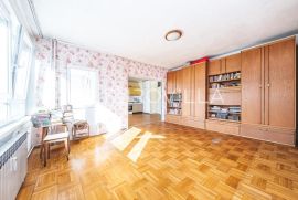 Zagreb, Dubrava trosoban stan za adaptaciju NKP 86m2, Zagreb, Apartamento