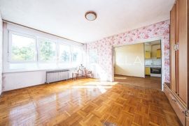 Zagreb, Dubrava trosoban stan za adaptaciju NKP 86m2, Zagreb, Appartment