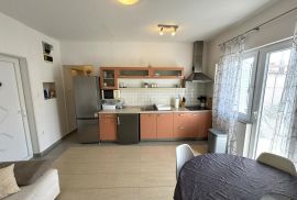 Stan sa zajedničkim bazenom i pogledom na more, Medulin, Medulin, Apartamento