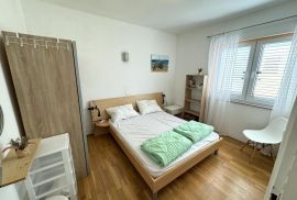 Stan sa zajedničkim bazenom i pogledom na more, Medulin, Medulin, Apartamento