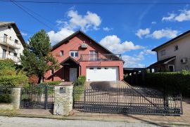 Sesvete, Kraljevečki Novaki, novija samostojeća kuća s velikom okućnicom, Sesvete, House