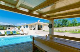 Labin - mediteranska vila s bazenom, 215 m2, Labin, House