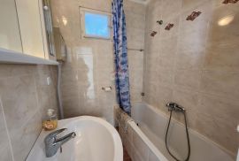 Dramalj, Crikvenica - stan 2s+db sa terasom s pogledom i parking, Crikvenica, Apartamento