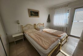 Dramalj, Crikvenica - stan 2s+db sa terasom s pogledom i parking, Crikvenica, Apartamento