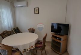 Dramalj, Crikvenica - stan 2s+db sa terasom s pogledom i parking, Crikvenica, Appartment