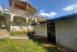 Seline - kuća katnica pogled more cca 150m od mora! 159000€, Starigrad, Casa