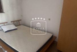 Seline - kuća katnica pogled more cca 150m od mora! 159000€, Starigrad, Дом