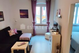 Stan centar prvi kat 38,11m2, Pula, Apartamento