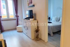 Stan centar prvi kat 38,11m2, Pula, Stan