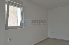 Stan (2x garsonijera) PRODAJA -28 m2+23m2+podrum- SAVSKA, Zagreb, Daire