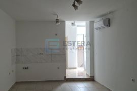 Stan (2x garsonijera) PRODAJA -28 m2+23m2+podrum- SAVSKA, Zagreb, Appartment