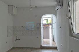 Stan (2x garsonijera) PRODAJA -28 m2+23m2+podrum- SAVSKA, Zagreb, Apartamento