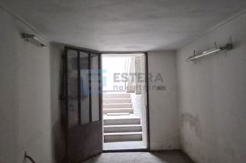 Stan (2x garsonijera) PRODAJA -28 m2+23m2+podrum- SAVSKA, Zagreb, Flat