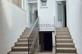 Stan (2x garsonijera) PRODAJA -28 m2+23m2+podrum- SAVSKA, Zagreb, Daire