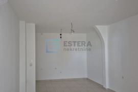 Stan (2x garsonijera) PRODAJA -28 m2+23m2+podrum- SAVSKA, Zagreb, Flat