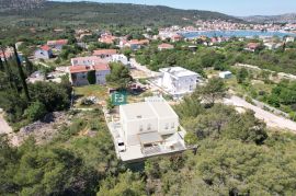 ŠIBENIK - BILICE, novo, namješten luksuzni stan, 1. kat, 400 m od mora, Šibenik - Okolica, Wohnung