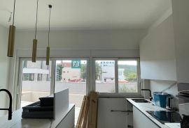 ŠIBENIK - BILICE, novo, namješten luksuzni stan, bazen, prizemlje, 400 m od mora, Šibenik - Okolica, Apartamento