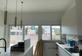 ŠIBENIK - BILICE, novo, namješten luksuzni stan, bazen, prizemlje, 400 m od mora, Šibenik - Okolica, Apartamento