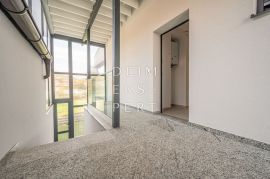 Novogradnja, Četverosoban stan - vrt, garaža i galerija - 137m2, Podsljeme, Appartement