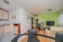 Dvosoban stan s vrtom i dva parkinga, 59m2, Maksimir, Appartement