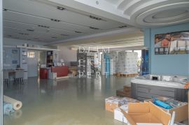 Stambeno poslovni objekt, 310 m², Belovar, Sesvete, Sesvete, Propriedade comercial