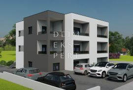 Kloštar Ivanić, stan u zgradi, prvi kat, 94 m², Kloštar Ivanić, Appartement