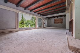 Kuća u prirodi s potencijalom - Plitvička jezera, Plitvička Jezera, House