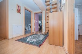 Dvoetažni stan u Petrinjskoj ulici, 137 m², Donji Grad, Appartement