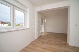 Dvoetažni stan, 97 m², Dugo Selo, blizina centra, Dugo Selo, Appartement