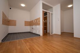 Stan na 1. katu, 45 m², Sesvete, Novi Jelkovec, Sesvete, Apartamento