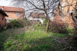 Građevinsko zemljište sa starom kućom, 565 m2, Donja Dubrava, Donja Dubrava, Tierra