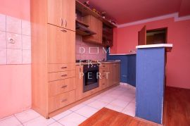 Stan u potkrovlju, 74.56 m², Sesvete, Sesvetska Selnica, Sesvete, Apartamento