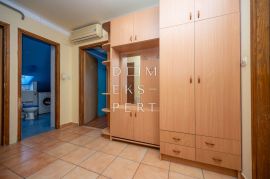 Stan u potkrovlju, 74.56 m², Sesvete, Sesvetska Selnica, Sesvete, Appartment