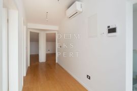 Dvoetažni stan u urbanoj vili s predivnim pogledom, 212 m², Šestine, Podsljeme, Wohnung