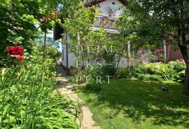 Kuća u Sesvetskim Selima, GBP 176.48 m², Sesvete, House