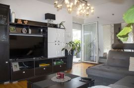 Četverosoban stan, Trešnjevka, 114,41 m², Trešnjevka - Sjever, Apartamento