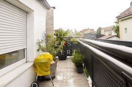 Četverosoban stan, Trešnjevka, 114,41 m², Trešnjevka - Sjever, Apartamento