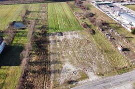 SNIŽENO! Zemljište 14289 m² s građevinskom dozvolom za gradnju hale - Blaževdol, Sv. I. Zelina, Sveti Ivan Zelina, Terreno