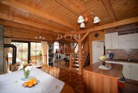 Idilična drvena kuća  sa bazenom na prekrasnoj poziciji, Hrnjanec, 178 m², Sveti Ivan Zelina, House