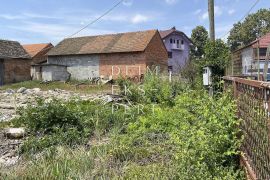 SNIŽENO! Građevinsko zemljište sa starom kućom na Jakuševcu-1615 m2, Novi Zagreb - Istok, Terra