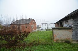 Kuća sa štagljom i 16344 m2 zemljišta - Gračec, Brckovljani, Casa