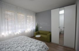 Centar-studio apartman za najam, Rijeka, Flat